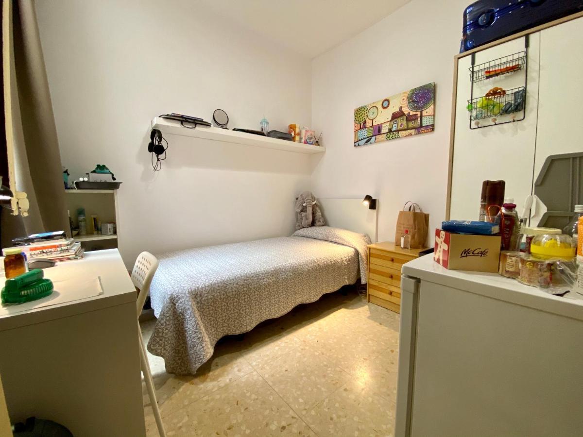 Barcelona Housing Recommend For Students Барселона Екстер'єр фото