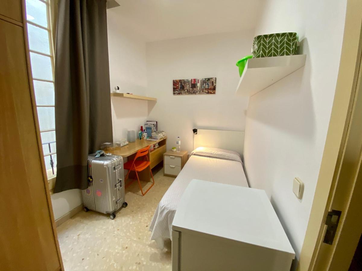 Barcelona Housing Recommend For Students Барселона Екстер'єр фото