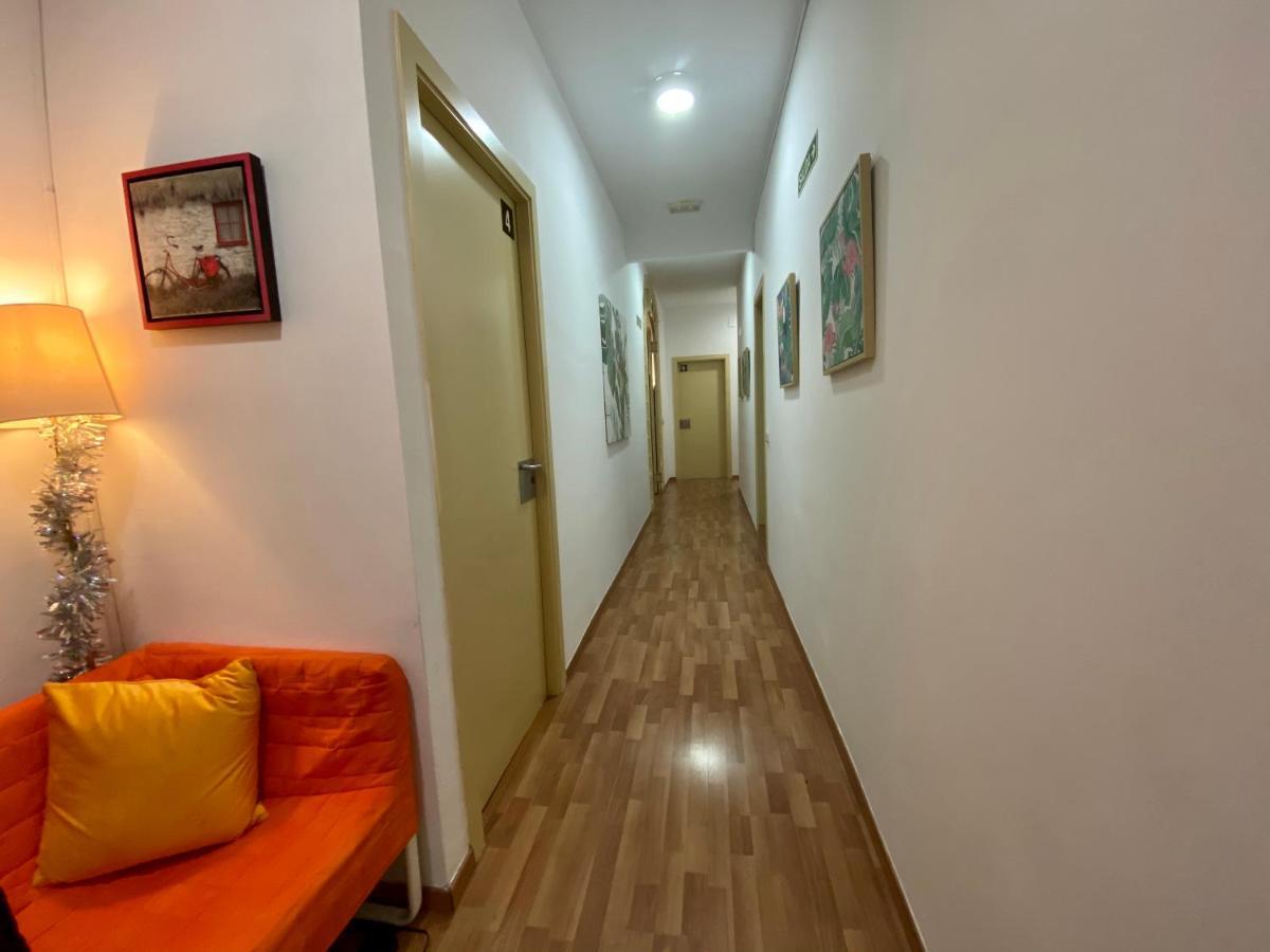 Barcelona Housing Recommend For Students Барселона Екстер'єр фото
